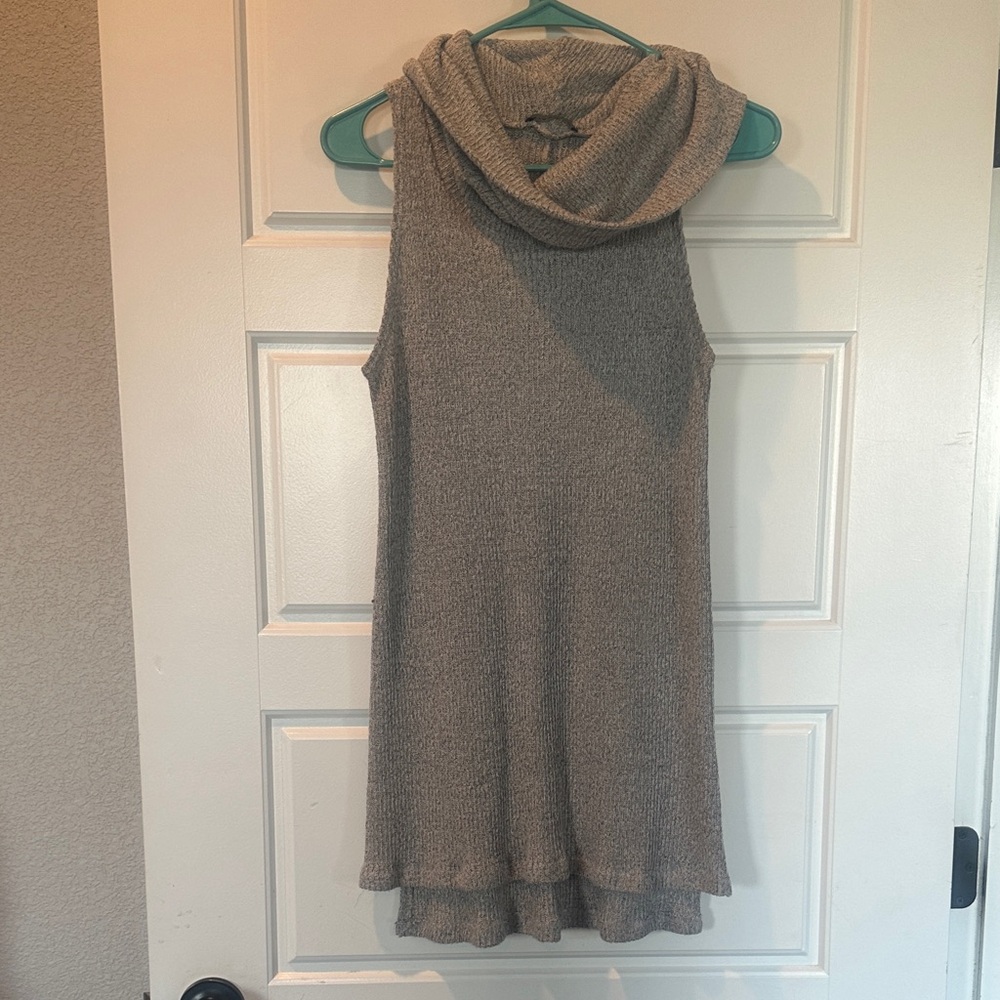 Staccato Gray Sleeveless Tunic Top